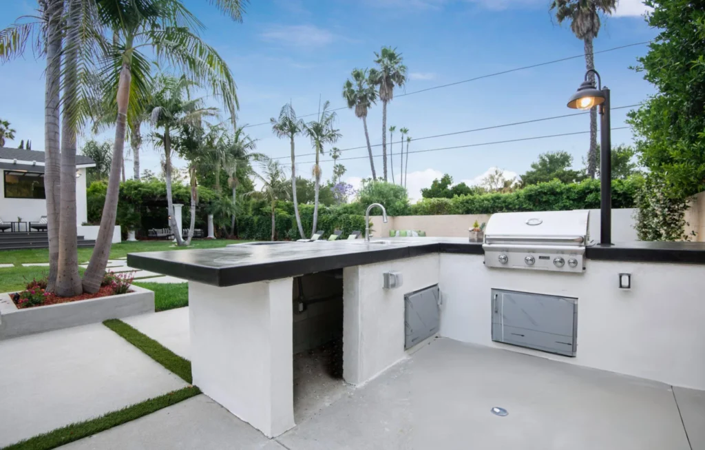 Outdoor Kitchens and Fire Pits2