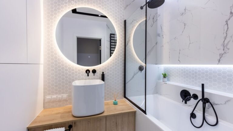 Small Bathroom Layout Ideas That Make a Big Impact in Bellevue Homes